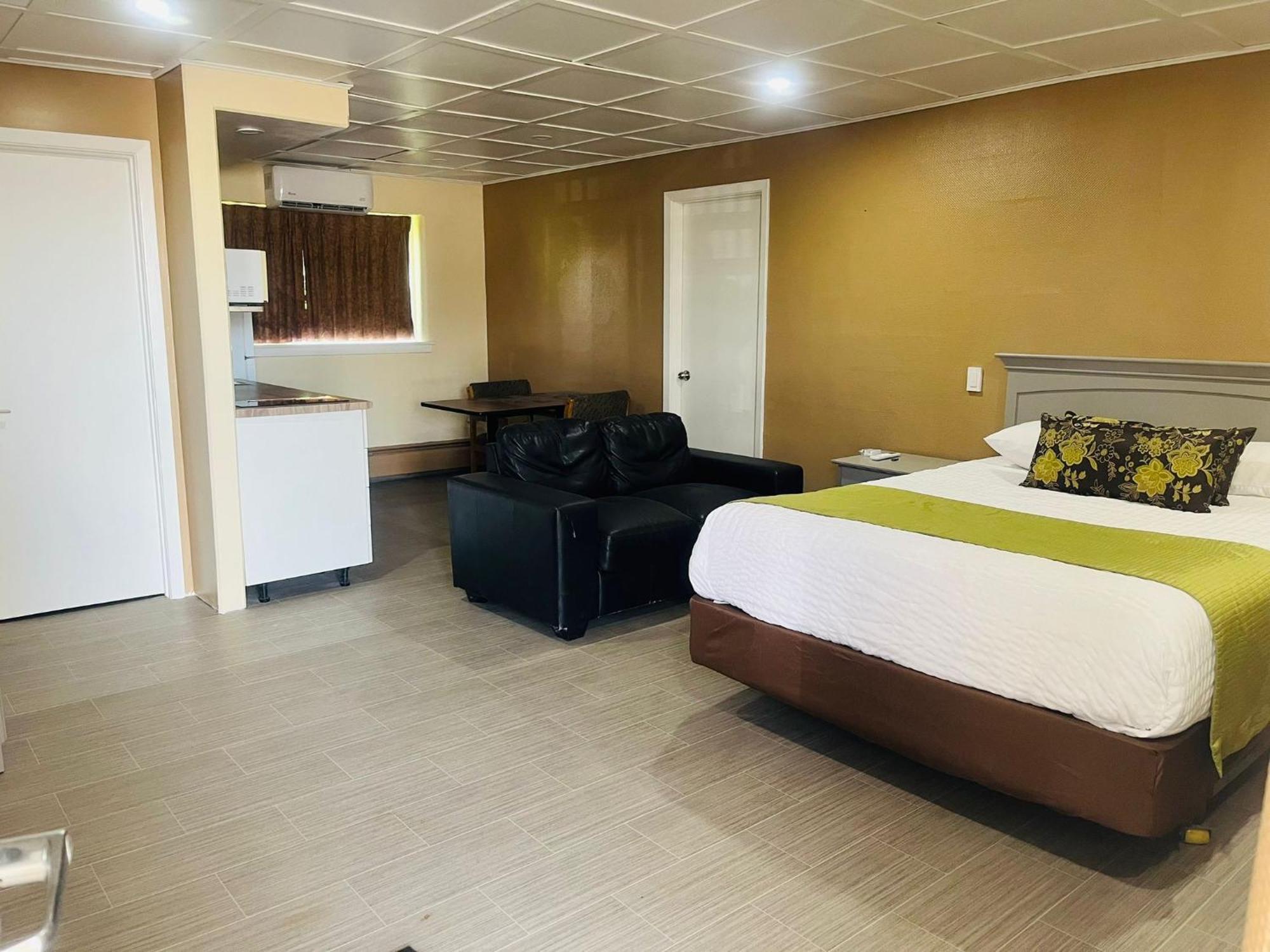 Travelodge By Wyndham Moose Jaw Buitenkant foto